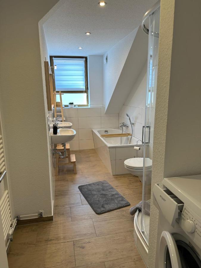 Gemuetliche Neurenovierte Dachgeschosswohnung Erfurt Eksteriør billede